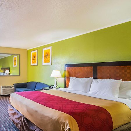 Econo Lodge Саванна Екстер'єр фото