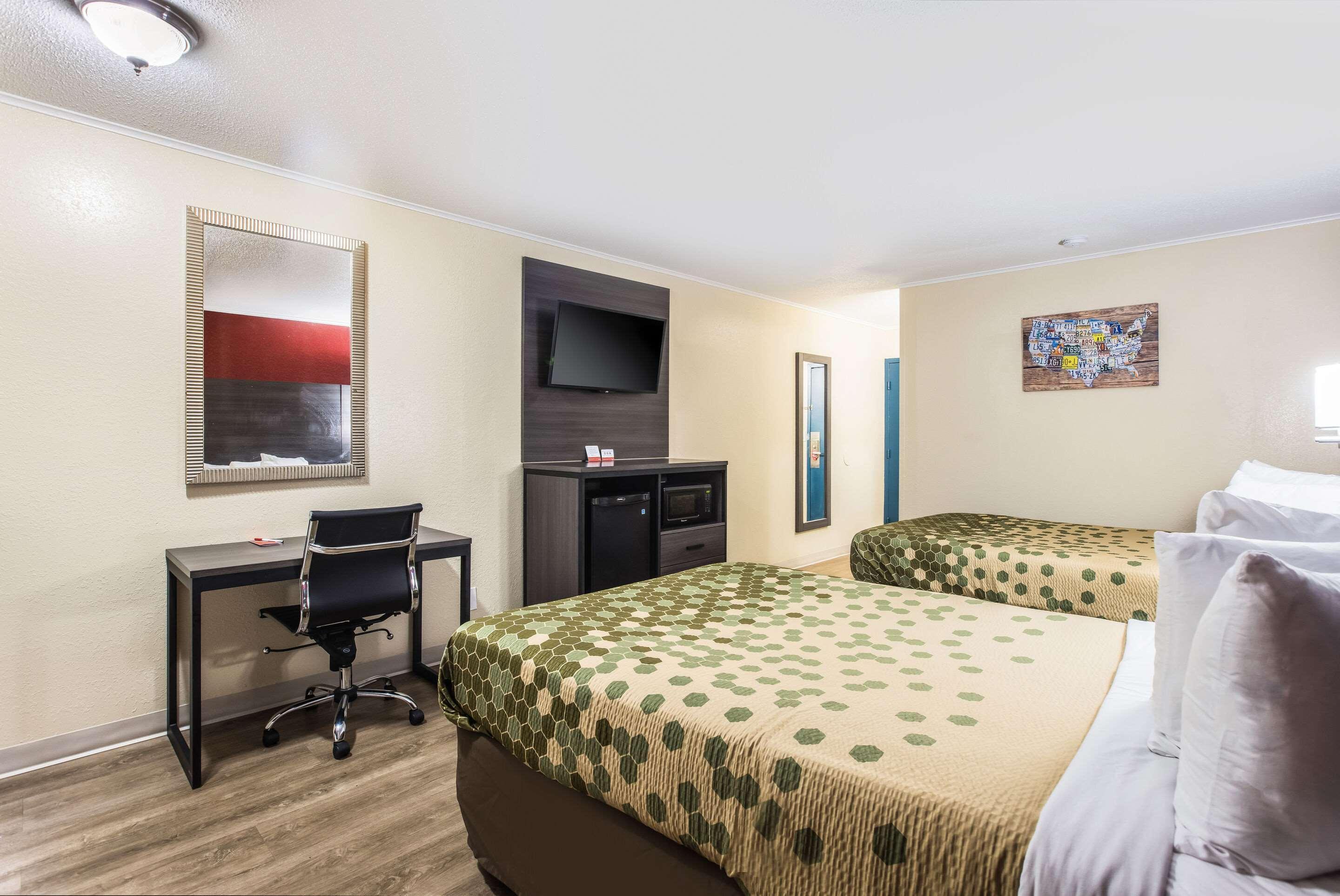 Econo Lodge Саванна Екстер'єр фото