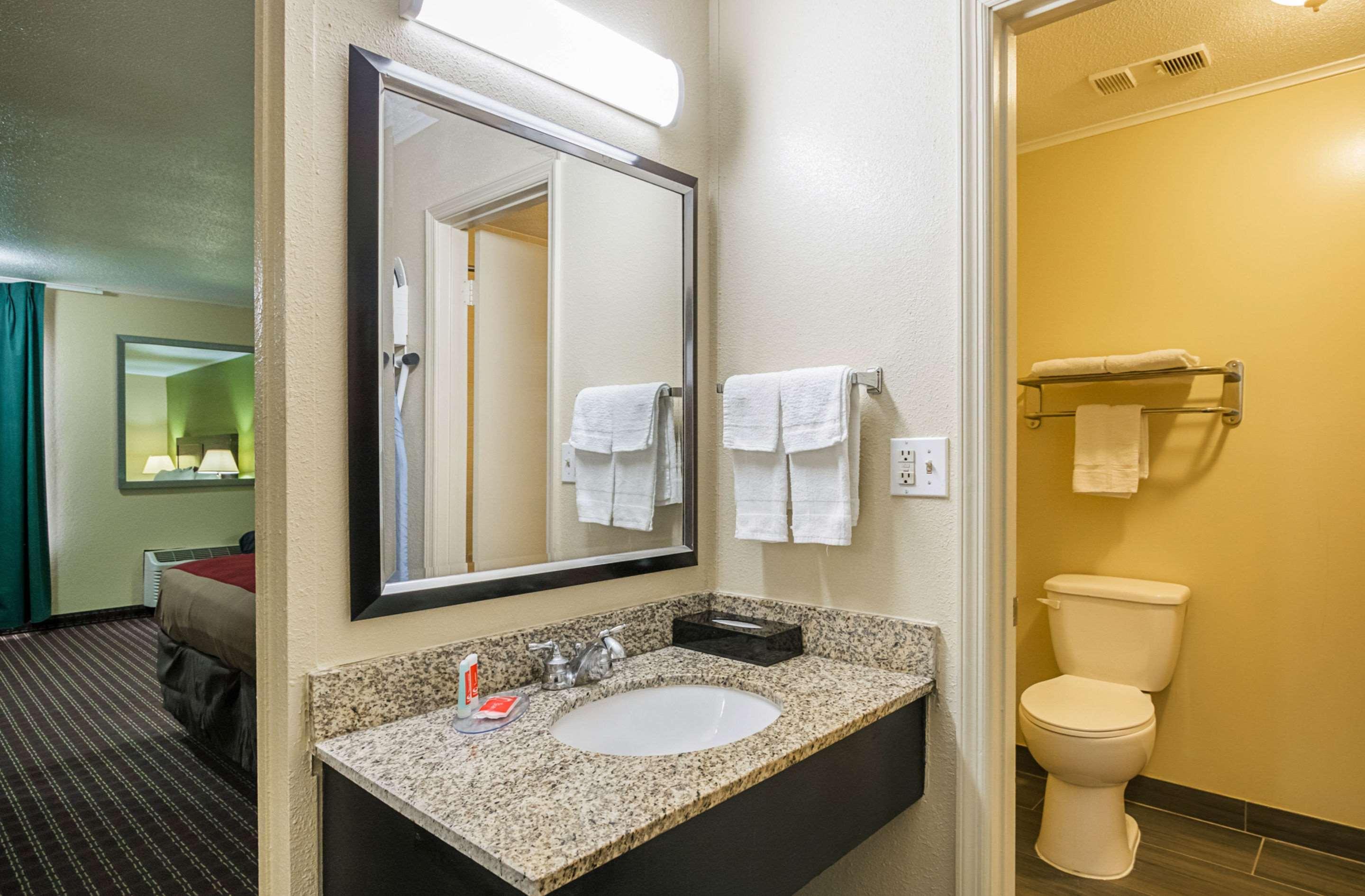 Econo Lodge Саванна Екстер'єр фото